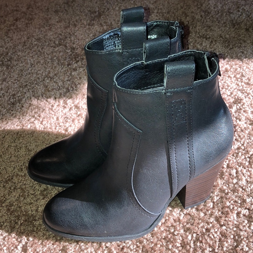 Fifi black heeled booties